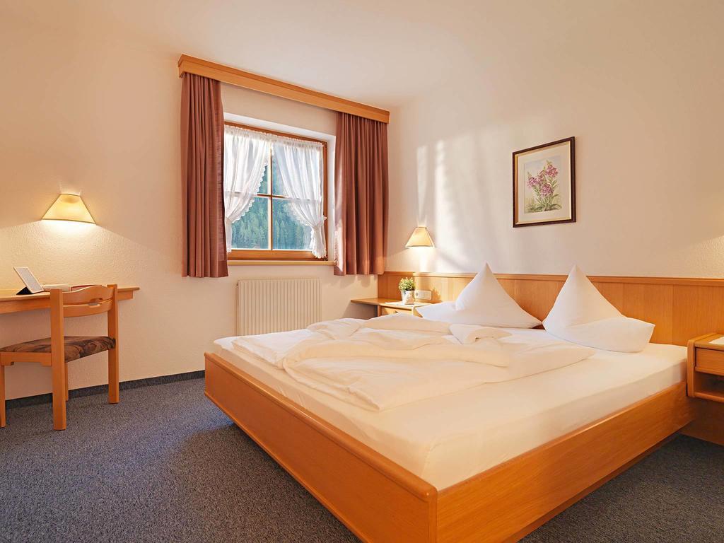 Landhaus Strolz Sankt Anton am Arlberg Room photo