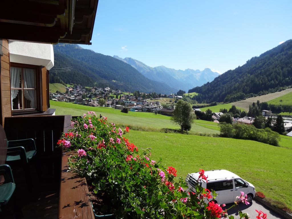 Landhaus Strolz Sankt Anton am Arlberg Room photo