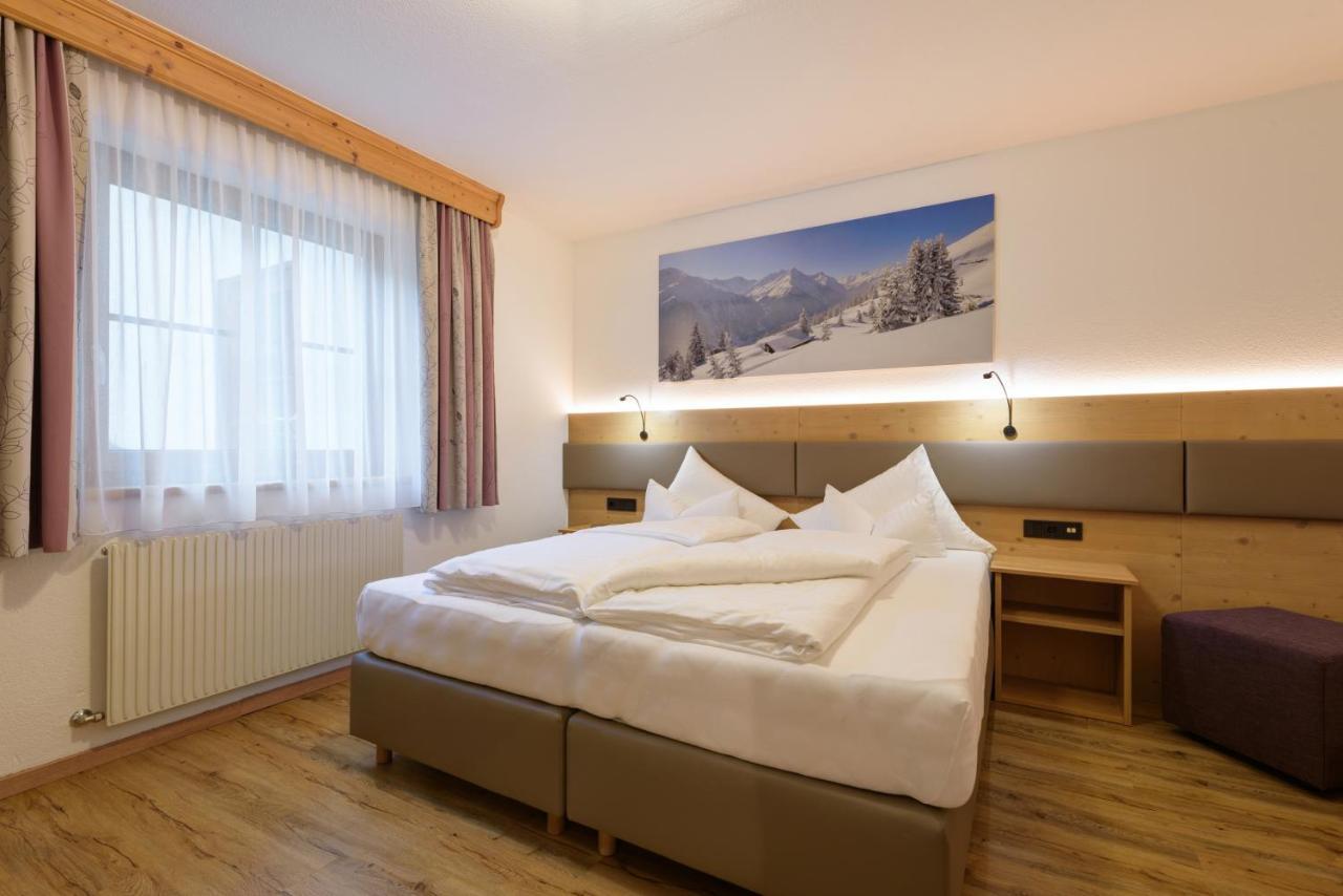 Landhaus Strolz Sankt Anton am Arlberg Exterior photo