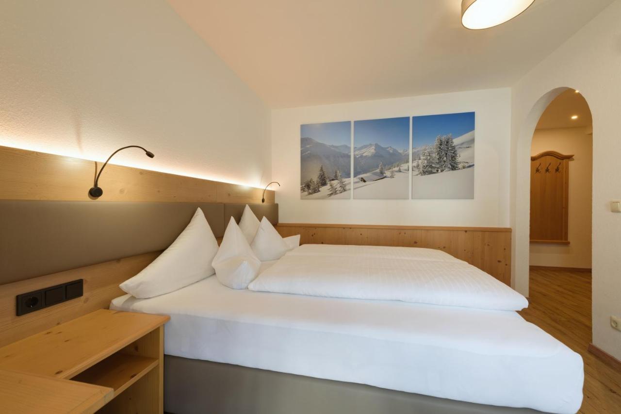 Landhaus Strolz Sankt Anton am Arlberg Exterior photo