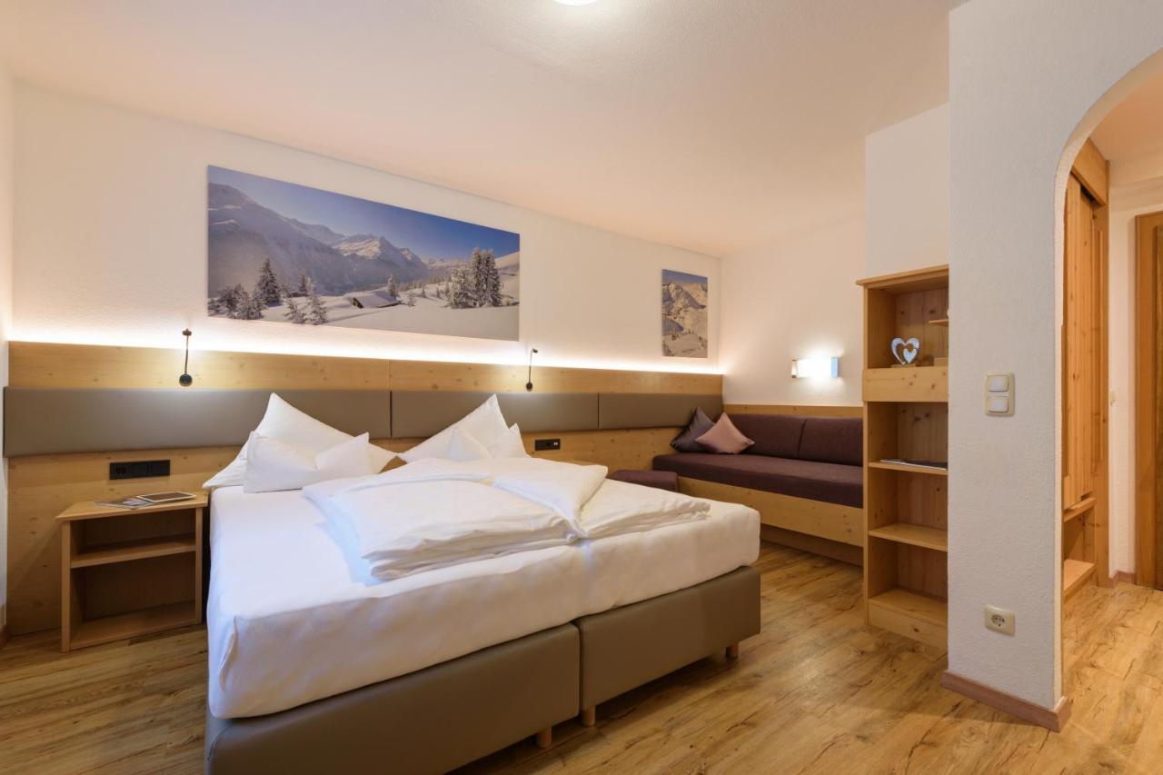 Landhaus Strolz Sankt Anton am Arlberg Exterior photo