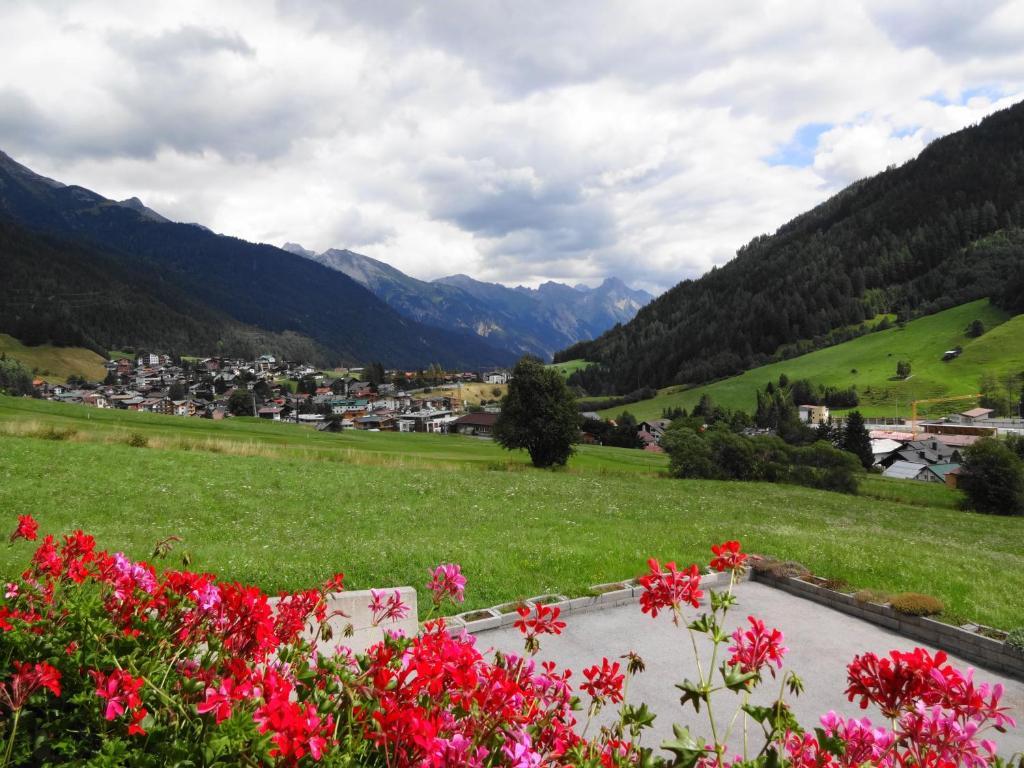 Landhaus Strolz Sankt Anton am Arlberg Room photo